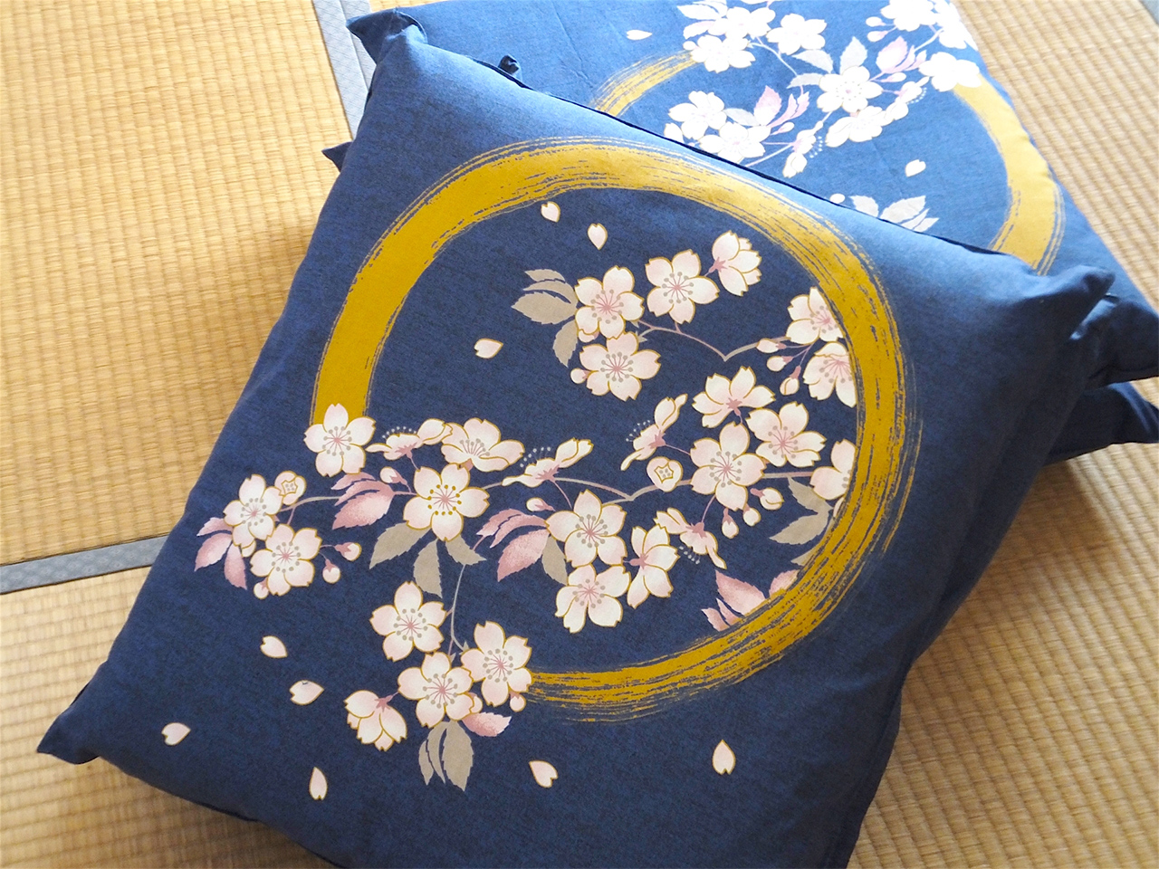 Japanese cushions (zabuton)
